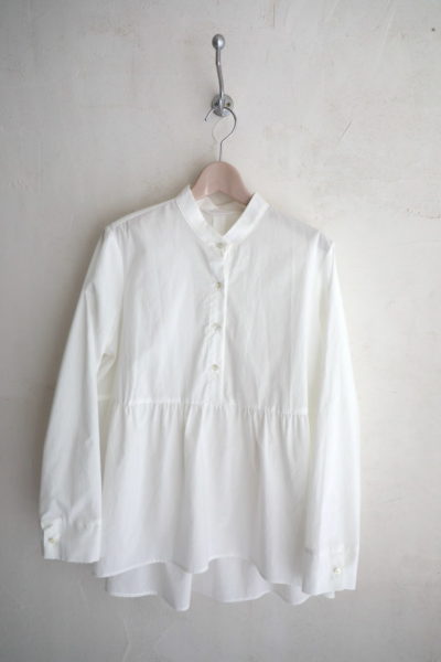 ギャザーブラウス